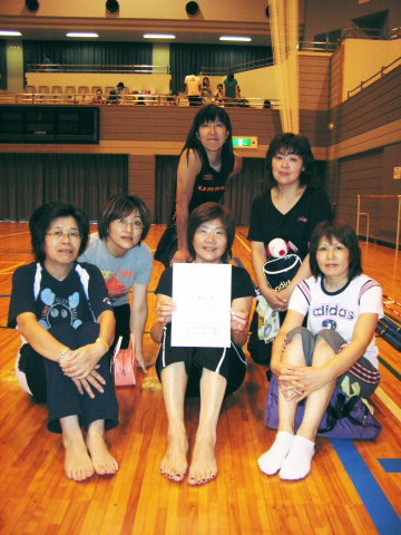 レディースの部　優勝　「オリーブ」チームの皆さん