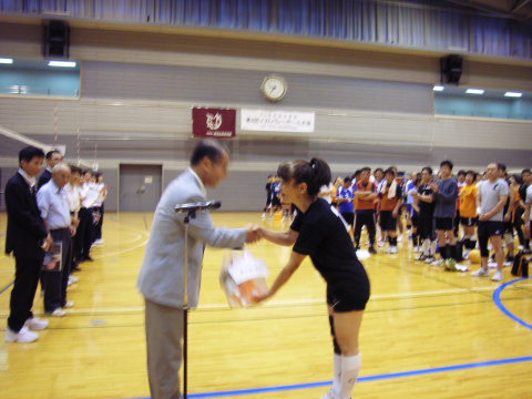 参加賞授与：チームぞろり 山本選手