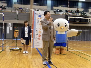 河口教育長とゆりーとくん